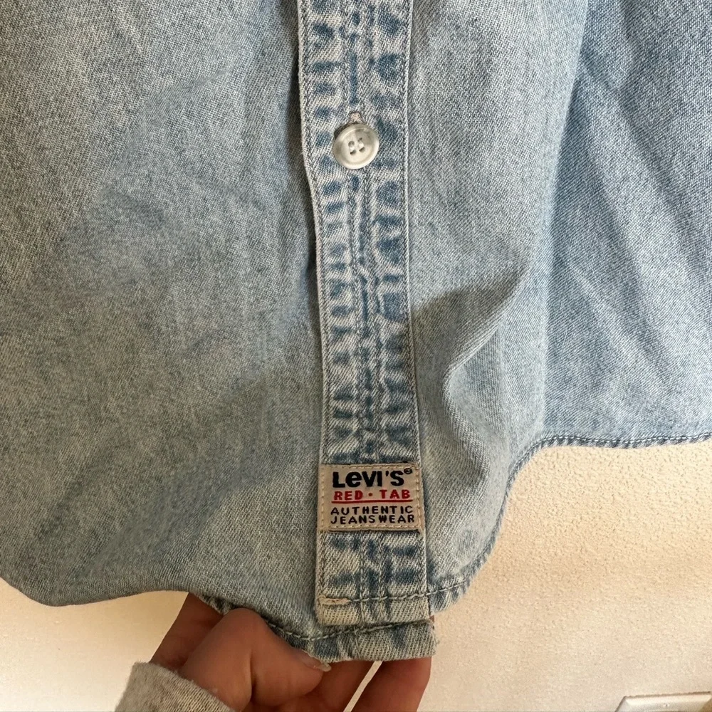 Levi’s Denim button up - Picture 4 of 4